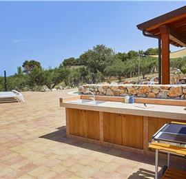 4 bedroom villa with pool, Castellammare del Golfo, sleeps 8-9